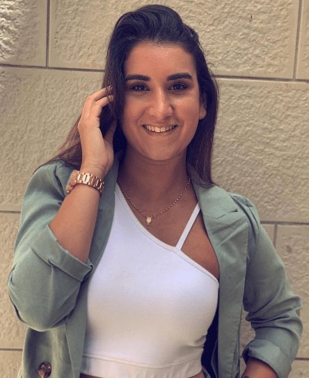 QC Event School alumna and professional wedding planner Carmella Smeir, highlighting her journey of how to become a wedding planner.