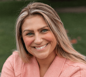 Headshot of QC Event School student and professional event and wedding planner, Carissa Corsi, sharing her expertise on how to plan a birthday party successfully.