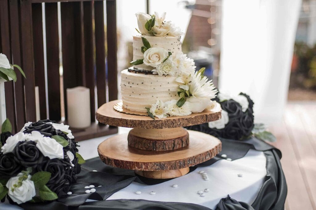 Elegant floral wedding cake design by expert wedding planners in Kansas