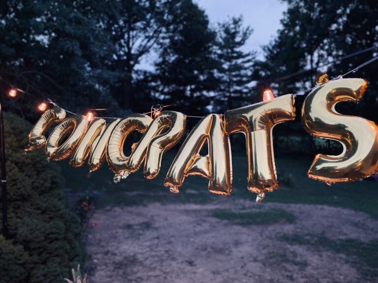 Simple Graduation Party Décor Ideas That Look Great in Photos